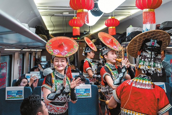 3.中老铁路文化演出.jpg 3.中老铁路文化演出.jpg